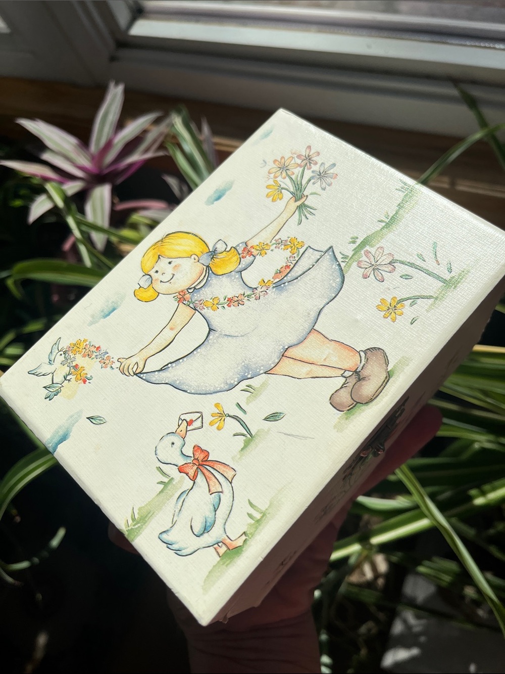 Vtg 70s Cottagecore Musical Jewelry Trinket Box Girl Flowers Duck Music Works